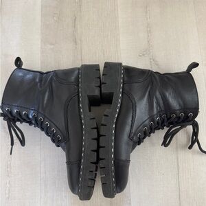 Women's Black Lace-Up Boots leather 6.5